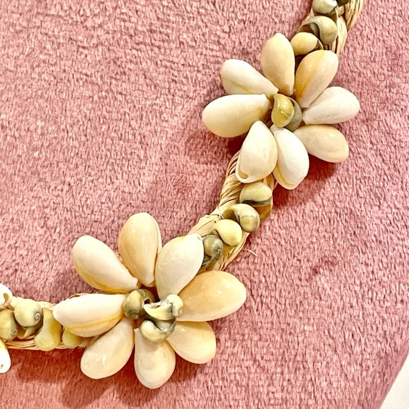 Real Shells and Straw Adjustable Choker Neclace Ribbon Tie Back Handmade NWOT - Picture 3 of 8